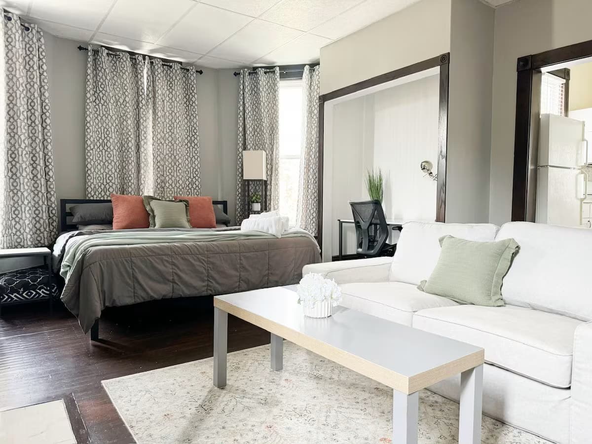 Cheap Airbnb in Evansville, IN? Here's Why Direct Booking with EVV Housing Costs Even Less