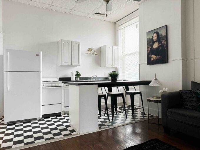The Harrison H – One Bedroom Furnished Apt